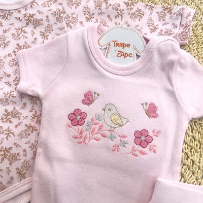 CONJ. DE MALHA 3 PEÇAS - Passarinho com Flores Bordadas - Rosa Bebê